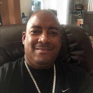 Meet your Posher, Dominique