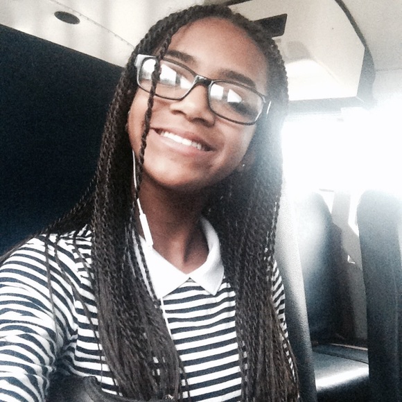 Meet your Posher, Rae - Picture 1 of 1