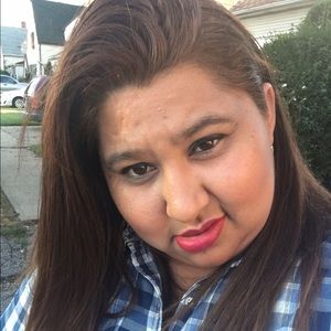 Meet your Posher, Mayra