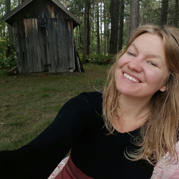 Meet your Posher, Kristen - Picture 1 of 1