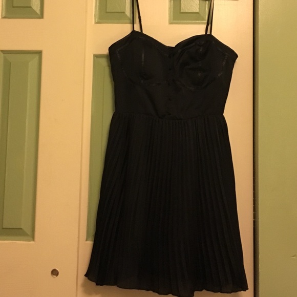 🌺 Strap black cocktail dress