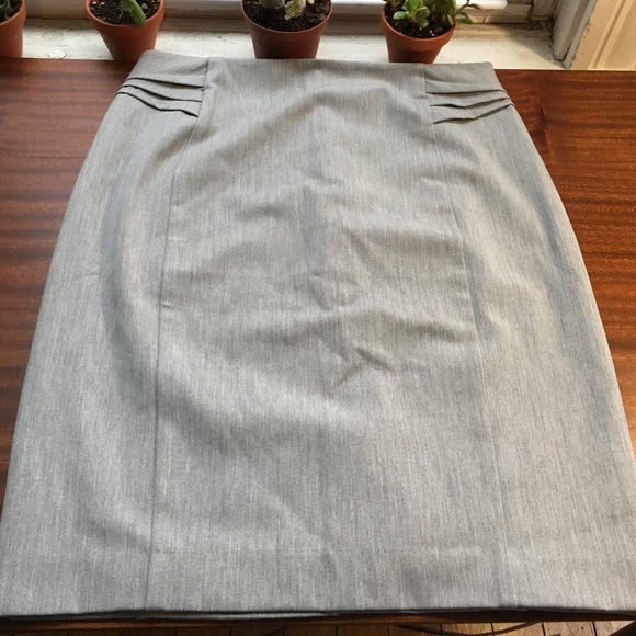 Gray knee length Express pencil skirt.