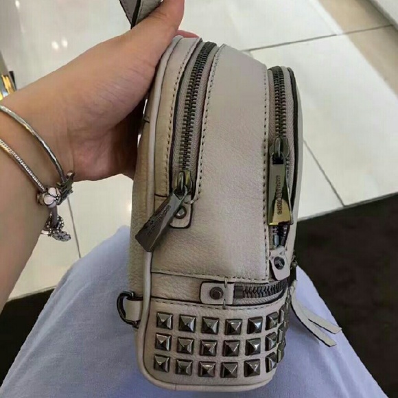 A bag with a metal sheet