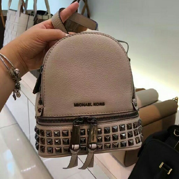 A bag with a metal sheet