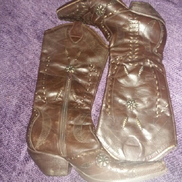 BCBG boot