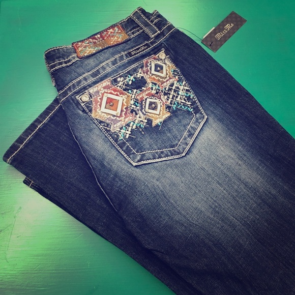 Miss Me Signature Straight Jeans with Aztec pocket