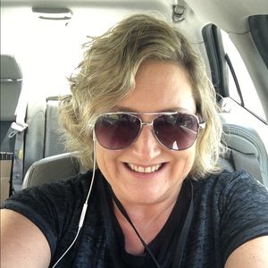 Meet your Posher, Vickie