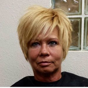 Meet your Posher, Tina