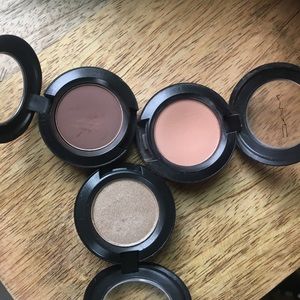 3 Eyeshadows