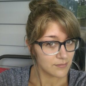 Meet your Posher, Juanita