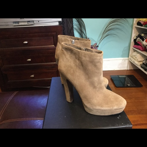 BCBG BOOTS!!! - Picture 3 of 4