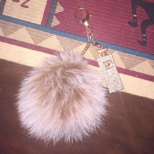 A fox keychain with Sarot ski crystals