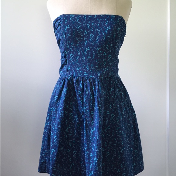 Cute, flower pattern strapless dress