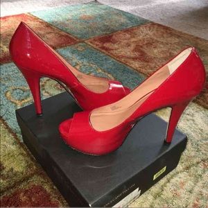 Vince Camuto Red Peetoe