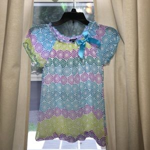 Girls size 6/6x top.