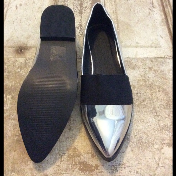 Silver and black pointed flats - Picture 3 of 3