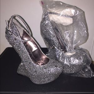 Inverted wedges
