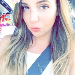 Meet your Posher, Alexis