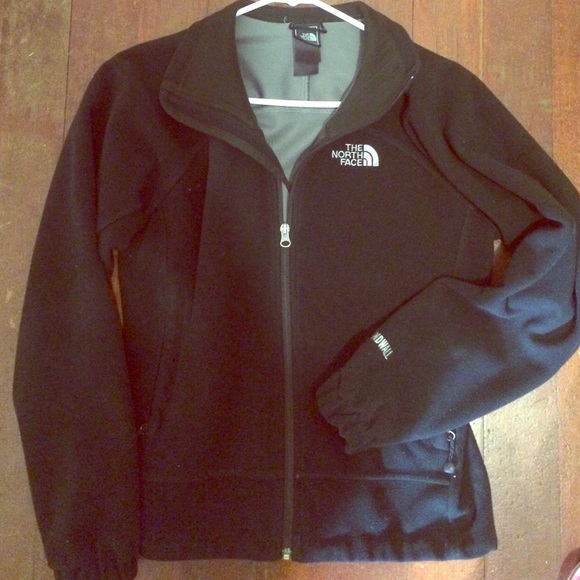 ❌SOLD❌North Face full zip wind wall jacket 💎