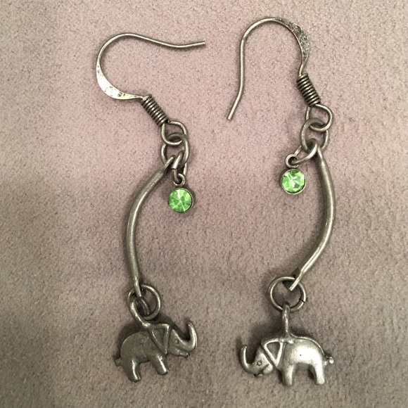 ALABAMA FANS Elephant Pierced Earrings silver tone - Picture 1 of 4