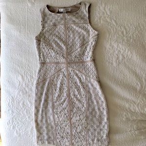 Lace bodycon dress