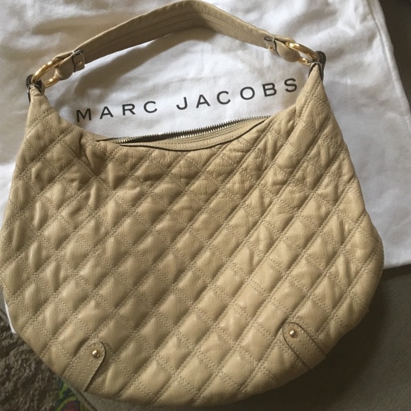 Marc Jacobs Leather Quilted Banana Hobo - Picture 2 of 3