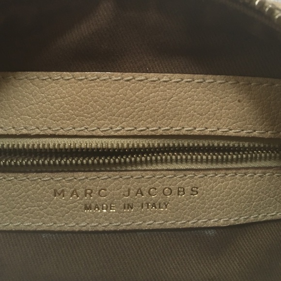 Marc Jacobs Leather Quilted Banana Hobo - Picture 3 of 3