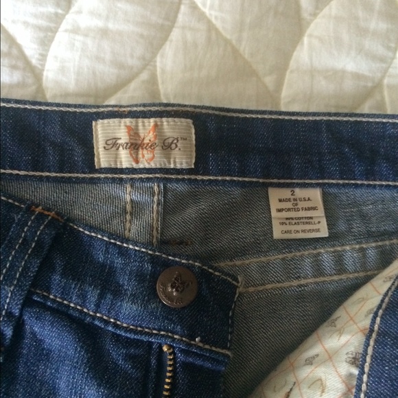 Frankie B Jeans - cute floral pocket detail - Picture 2 of 3