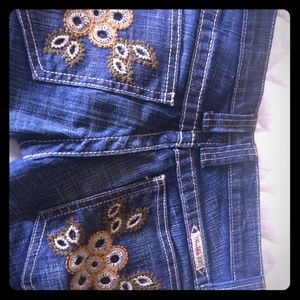 Frankie B Jeans - cute floral pocket detail