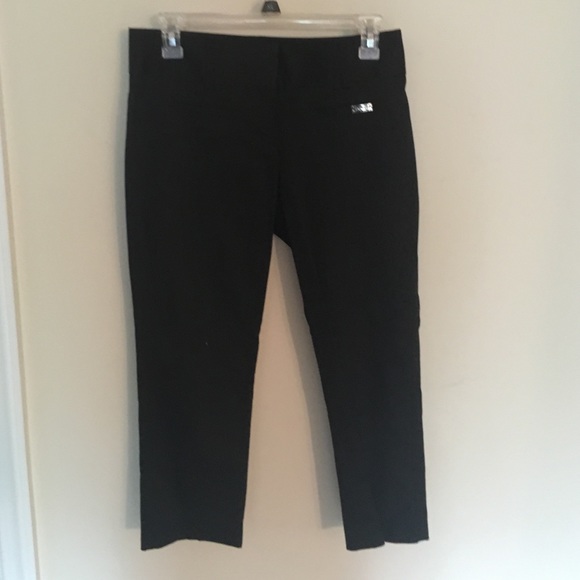 Black cropped pants