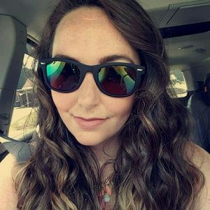 Meet your Posher, Alecia