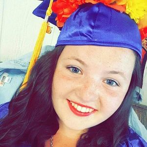 Meet your Posher, Holly