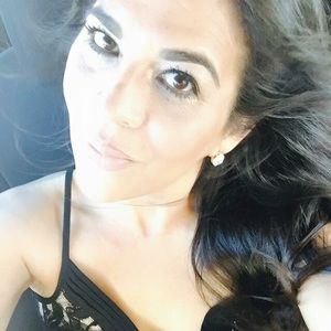 Meet your Posher, Claudia