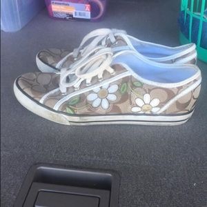 Size 8 1/2 coach shoes
