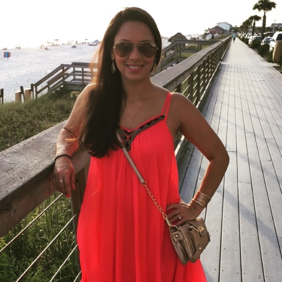 Meet your Posher, Candice - Picture 2 of 4