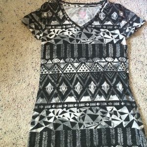 Aztec print V-Neck tee
