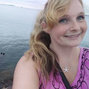 Meet your Posher, Carla