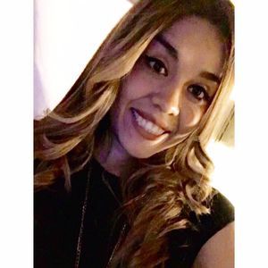 Meet your Posher, Carla