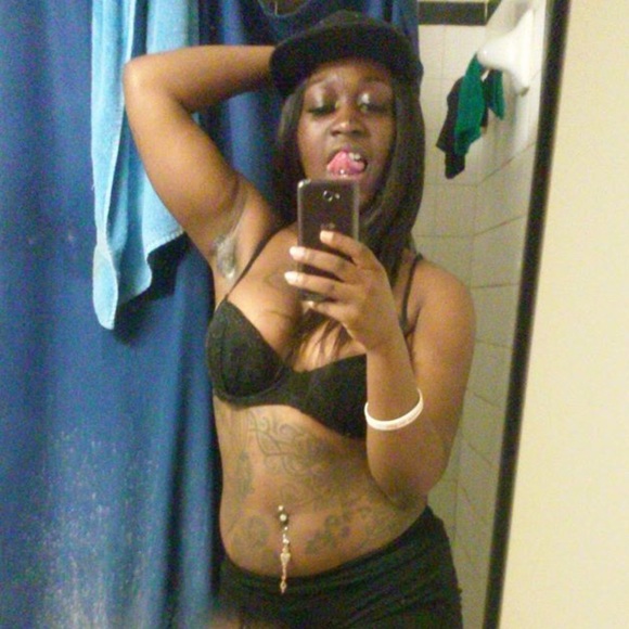 Meet your Posher, Jonisha - Picture 1 of 1