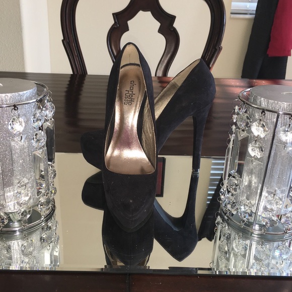 Nice Like New Suede Black Shoes - Picture 2 of 4