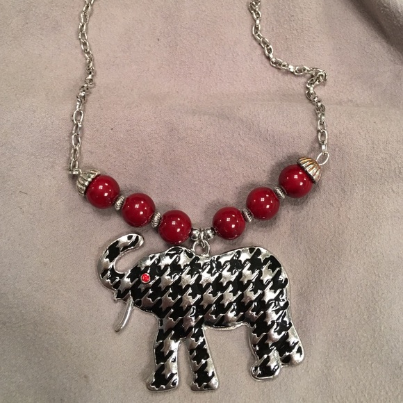 ALABAMA FANS Elephant Houndstooth Necklace