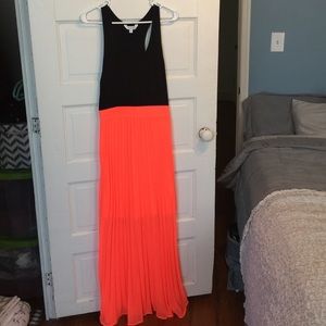 Black&Neon Coral Maxi