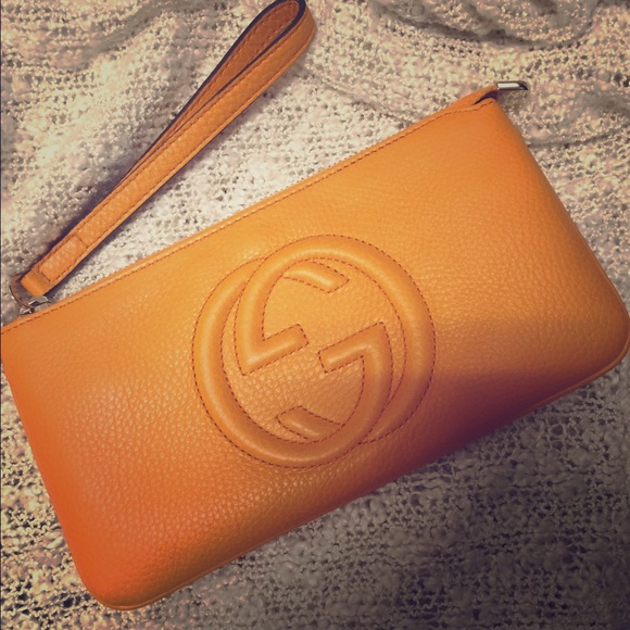 Gucci Handbags - Gucci Soho Wrislet
