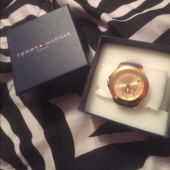 Tommy Hilfiger gold watch - Picture 1 of 2