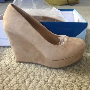 Wedge heels