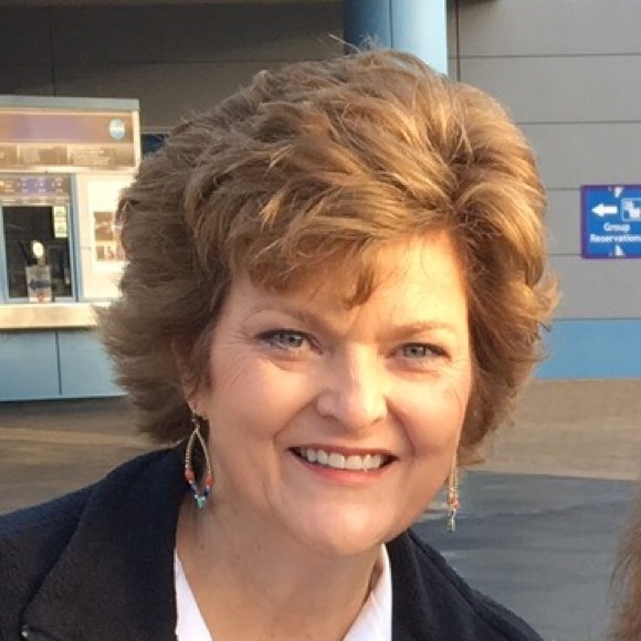 Meet your Posher, Debbie