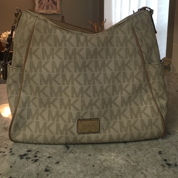 Michale Kors logo purse