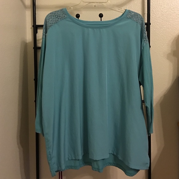 Aqua top