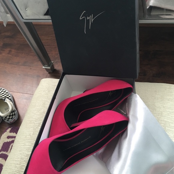 Suede pink pumps - Picture 2 of 3