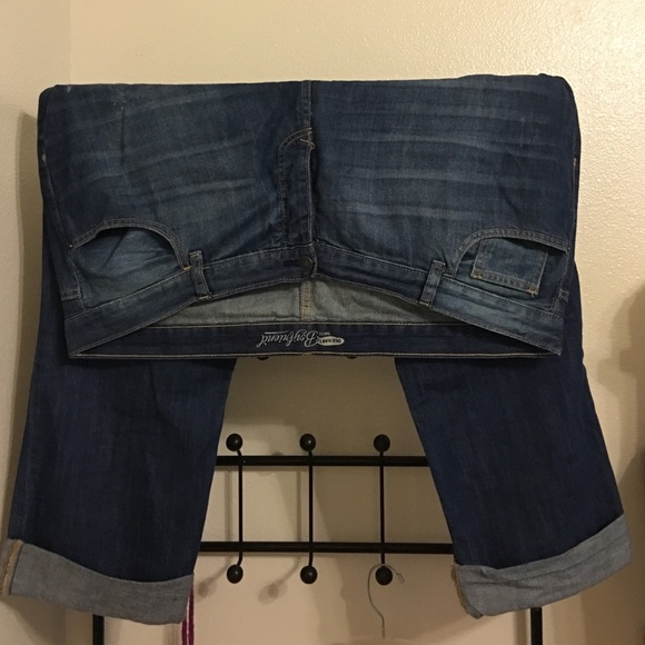 Boyfriend for distressed jeans